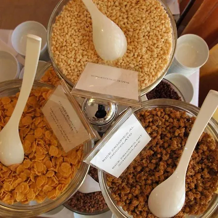 Bright Steps From The Sea *