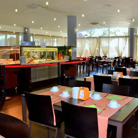 Bright Steps From The Sea Lägenhet